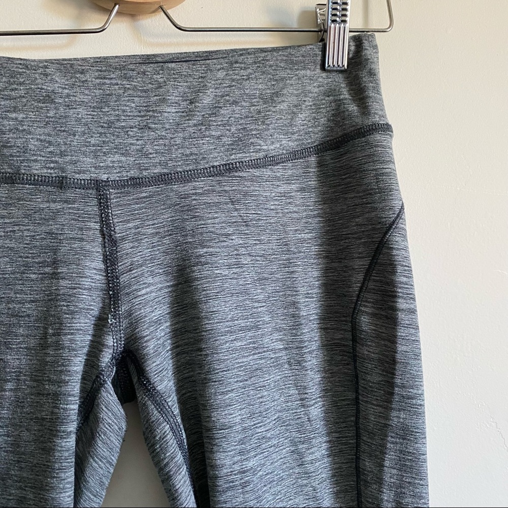 New Balance || Grey Space Dye Cropped Soft Legging Size M - Picture 2 of 5